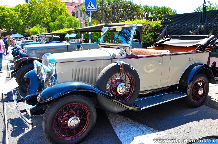 Мадейра, праздники, выставка старинных автомобилей, III Reids Auto Classic Show Funchal